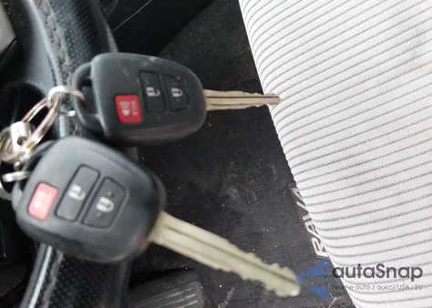 2014 Toyota Rav4 Xle z USA, uszkodzony, nr VIN 2T3WFREV7EW120351